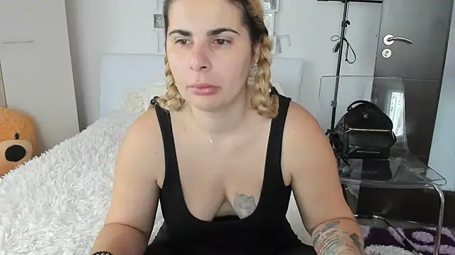 sweetemy4u online show from December 2024 09:06:01 AM