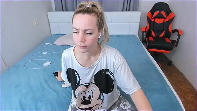 DreamGirl225 online show from November 2025 08:16:01 PM