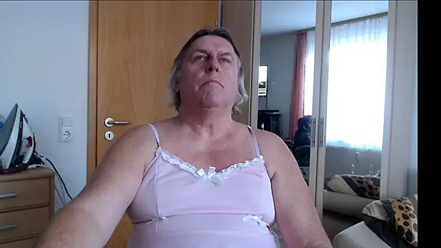 Snapshot of Sissygera chatting on December 2024 01:54:01 PM Sissygera online show from December 2024 01:54:01 PM