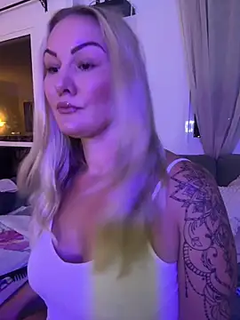 Snapshot of NastyMilf_ chatting on October 2025 06:19:02 PM NastyMilf online show from October 2025 06:19:02 PM