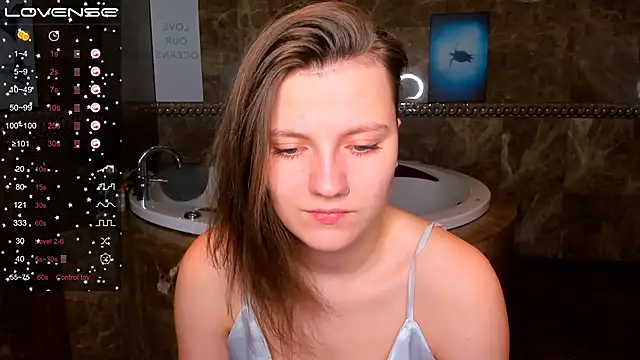 Snapshot of MelindaTin chatting on December 2024 01:14:01 AM MelindaTin online show from December 2024 01:14:01 AM