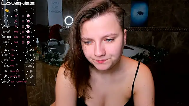 Snapshot of MelindaTin chatting on December 2024 04:19:01 AM MelindaTin online show from December 2024 04:19:01 AM