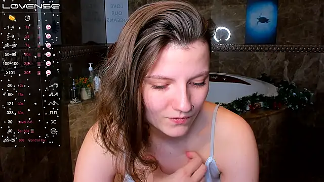 Snapshot of MelindaTin chatting on January 2025 04:41:02 AM MelindaTin online show from January 2025 04:41:02 AM