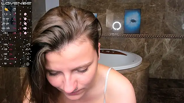 Snapshot of MelindaTin chatting on February 2025 04:48:01 AM MelindaTin online show from February 2025 04:48:01 AM