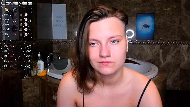 Snapshot of MelindaTin chatting on February 2025 12:49:02 AM MelindaTin online show from February 2025 12:49:02 AM