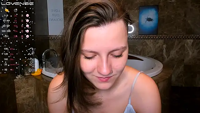 Snapshot of MelindaTin chatting on February 2025 01:13:01 AM MelindaTin online show from February 2025 01:13:01 AM