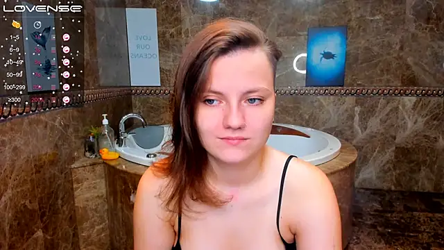 Snapshot of MelindaTin chatting on September 2025 12:55:01 AM MelindaTin online show from September 2025 12:55:01 AM