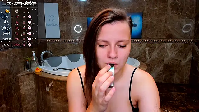 Snapshot of MelindaTin chatting on September 2025 01:16:01 AM MelindaTin online show from September 2025 01:16:01 AM