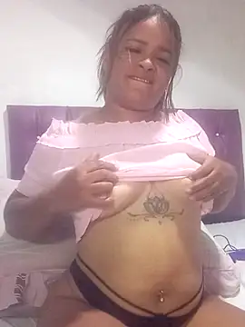 Snapshot of BelenGarcia chatting on March 2026 11:49:01 AM BelenGarcia online show from March 2026 11:49:01 AM