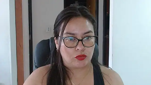 Ixchel Anaid online show from November 2025 03:27:02 PM