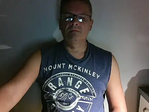 Snapshot of qpmario@xh chatting on September 2025 04:12:02 AM qpmarioxh online show from September 2025 04:12:02 AM