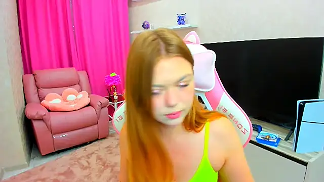 Strawberrye online show from September 2025 03:28:01 AM