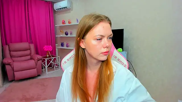 Strawberrye online show from May 2026 03:25:01 AM