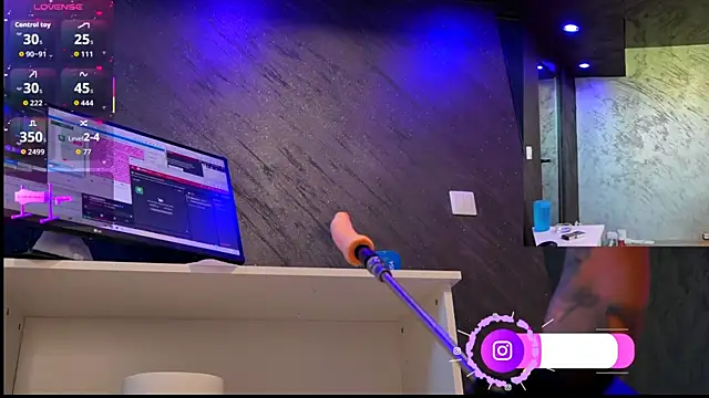 im-your-lovee online show from April 2026 06:00:02 AM