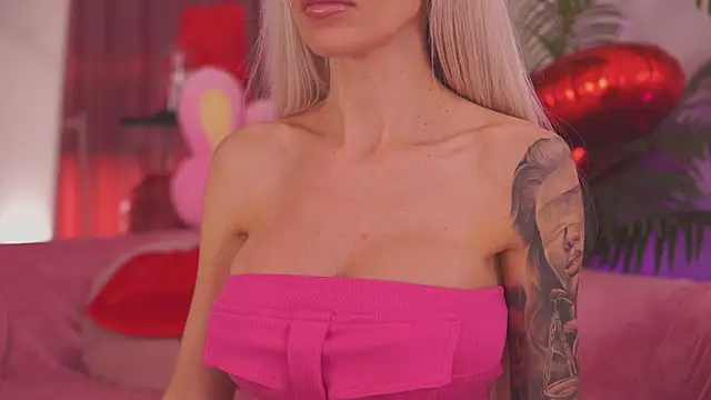 Snapshot of fallingangel chatting on December 2025 08:08:02 AM fallingangel online show from December 2025 08:08:02 AM