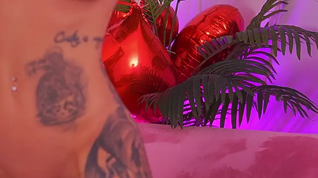 Snapshot of fallingangel chatting on February 2026 05:30:01 PM fallingangel online show from February 2026 05:30:01 PM