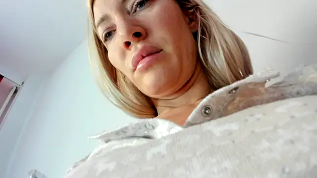 suuzykiss online show from February 2025 05:58:01 AM