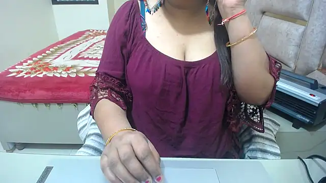 Snapshot of Shanvi_ chatting on February 2025 03:28:01 AM Shanvi online show from February 2025 03:28:01 AM