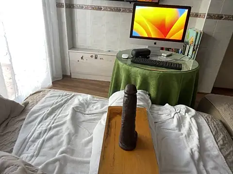 Snapshot of pinkgirls18 chatting on December 2024 01:07:02 PM pinkgirls18 online show from December 2024 01:07:02 PM