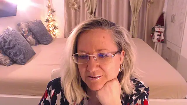 Raisshy online show from December 2024 06:10:02 AM