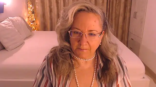 Snapshot of Raisshy chatting on March 2026 05:13:01 AM Raisshy online show from March 2026 05:13:01 AM