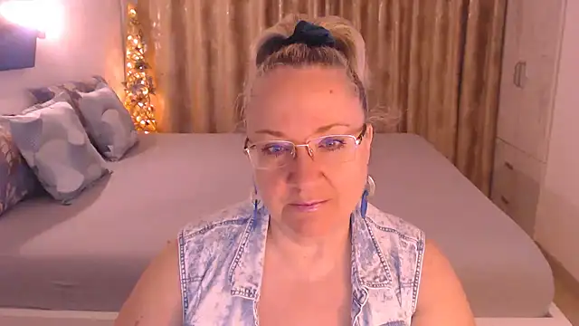 Snapshot of Raisshy chatting on March 2026 05:00:02 AM Raisshy online show from March 2026 05:00:02 AM