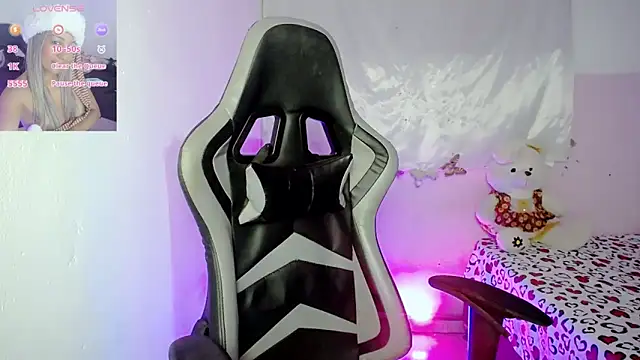 ninatiny online show from February 2025 10:56:02 AM