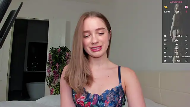 Snapshot of BabyEllen chatting on September 2025 10:54:01 PM BabyEllen online show from September 2025 10:54:01 PM