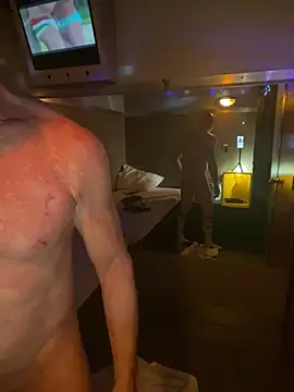 Snapshot of MikyFoxx chatting on March 2025 12:39:01 AM MikyFoxx online show from March 2025 12:39:01 AM