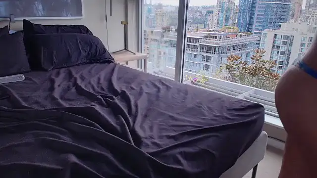 Snapshot of MikyFoxx chatting on October 2025 07:00:01 PM MikyFoxx online show from October 2025 07:00:01 PM