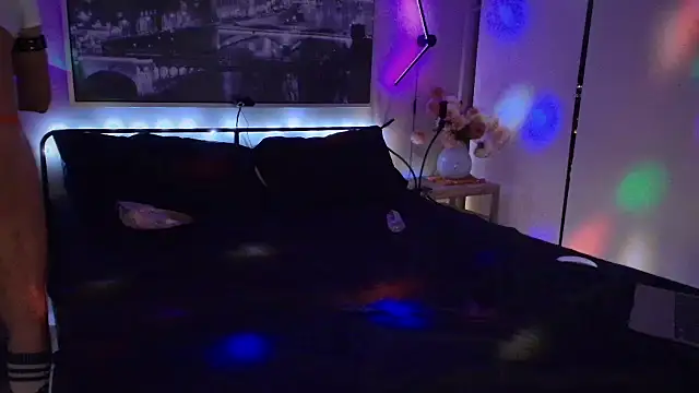 Snapshot of MikyFoxx chatting on October 2025 07:52:02 AM MikyFoxx online show from October 2025 07:52:02 AM