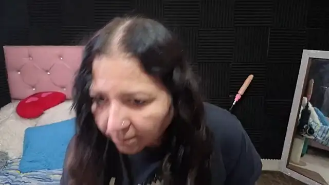 katifoxx online show from April 2026 04:56:02 PM