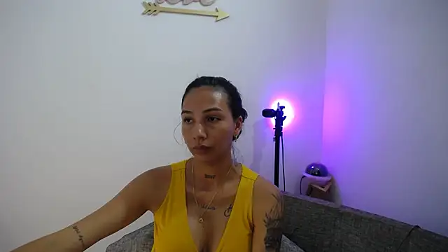 Snapshot of Allyson_Smith chatting on December 2024 10:57:02 PM Allyson Smith online show from December 2024 10:57:02 PM