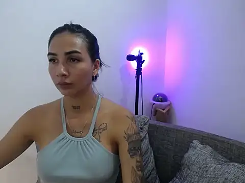 Snapshot of Allyson_Smith chatting on January 2025 12:58:02 AM Allyson Smith online show from January 2025 12:58:02 AM