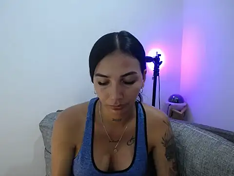 Snapshot of Allyson_Smith chatting on February 2025 11:26:01 PM Allyson Smith online show from February 2025 11:26:01 PM