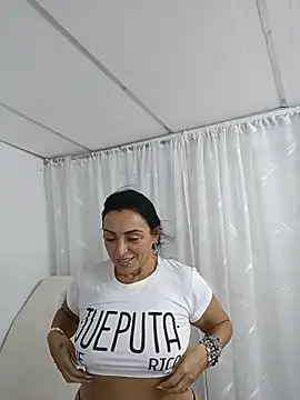 zullyxhot online show from June 2026 10:03:02 PM