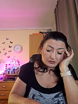 Hotangel75 online show from November 2025 06:18:02 PM