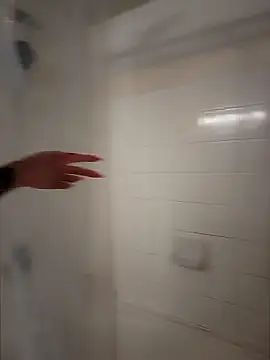 Snapshot of HollyTattoo chatting on September 2025 11:47:02 AM HollyTattoo online show from September 2025 11:47:02 AM