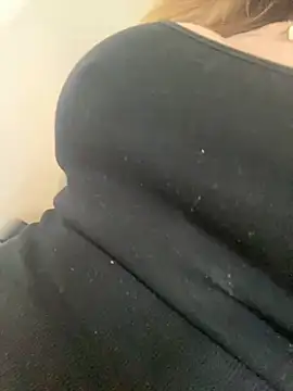 Snapshot of Etwas_neugierig chatting on February 2025 10:24:02 AM Etwas neugierig online show from February 2025 10:24:02 AM