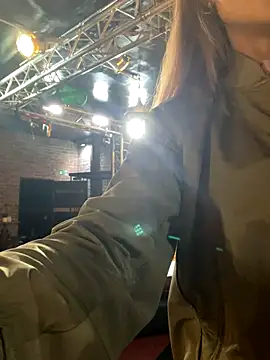 Snapshot of Etwas_neugierig chatting on October 2025 03:12:02 PM Etwas neugierig online show from October 2025 03:12:02 PM