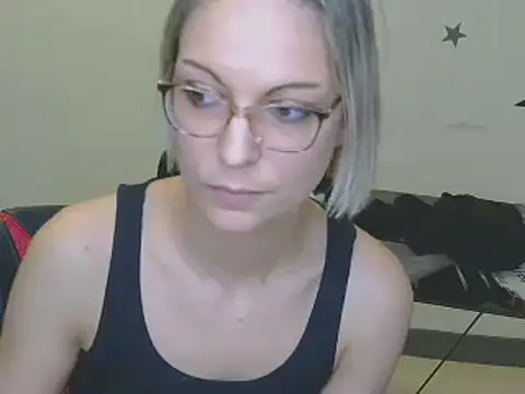 Snapshot of alixfeeling chatting on January 2025 05:56:01 PM alixfeeling online show from January 2025 05:56:01 PM