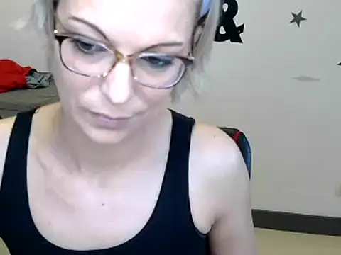 Snapshot of alixfeeling chatting on January 2025 03:22:01 PM alixfeeling online show from January 2025 03:22:01 PM