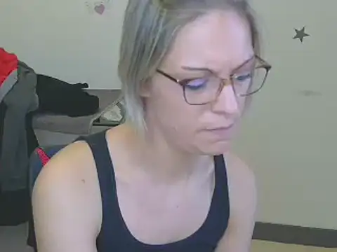 Snapshot of alixfeeling chatting on January 2025 02:46:02 PM alixfeeling online show from January 2025 02:46:02 PM