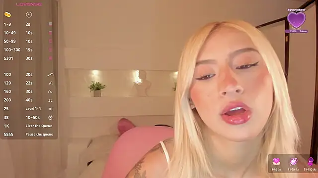 Snapshot of AshleyRoys chatting on March 2025 02:48:01 PM AshleyRoys online show from March 2025 02:48:01 PM