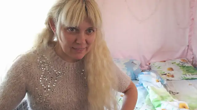 Snapshot of SunnySylvia chatting on November 2025 12:48:02 PM SunnySylvia online show from November 2025 12:48:02 PM