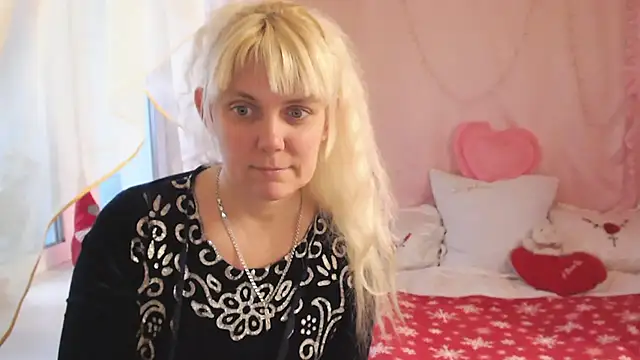 Snapshot of SunnySylvia chatting on December 2025 06:30:02 AM SunnySylvia online show from December 2025 06:30:02 AM