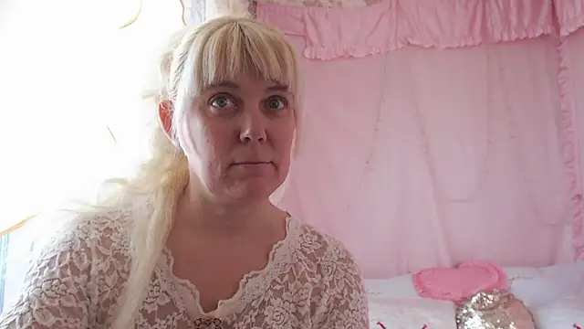 Snapshot of SunnySylvia chatting on January 2026 08:29:01 AM SunnySylvia online show from January 2026 08:29:01 AM