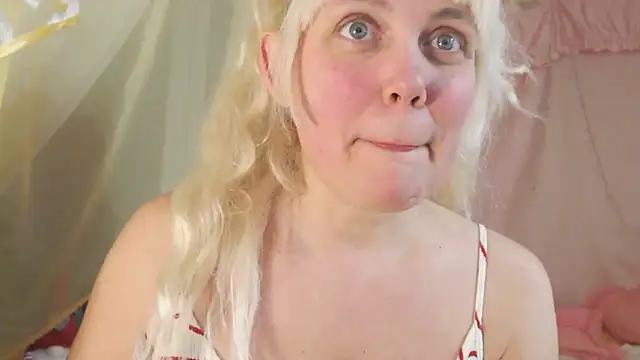 Snapshot of SunnySylvia chatting on February 2026 05:20:01 PM SunnySylvia online show from February 2026 05:20:01 PM