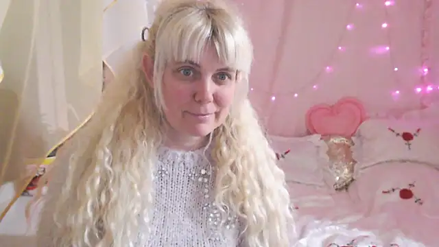 Snapshot of SunnySylvia chatting on March 2026 06:44:02 PM SunnySylvia online show from March 2026 06:44:02 PM