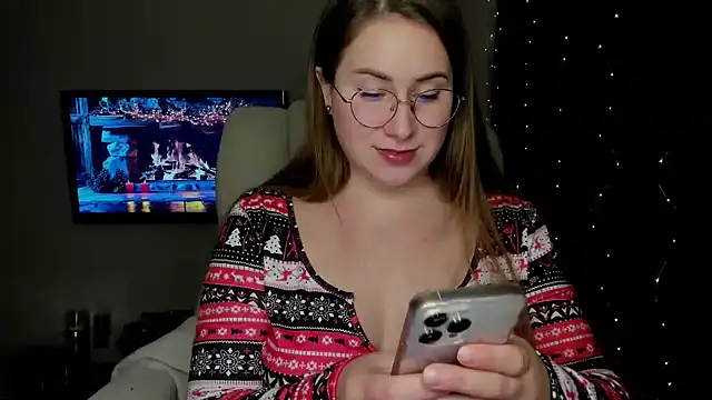 SeasonalSomeone online show from December 2024 01:30:02 PM